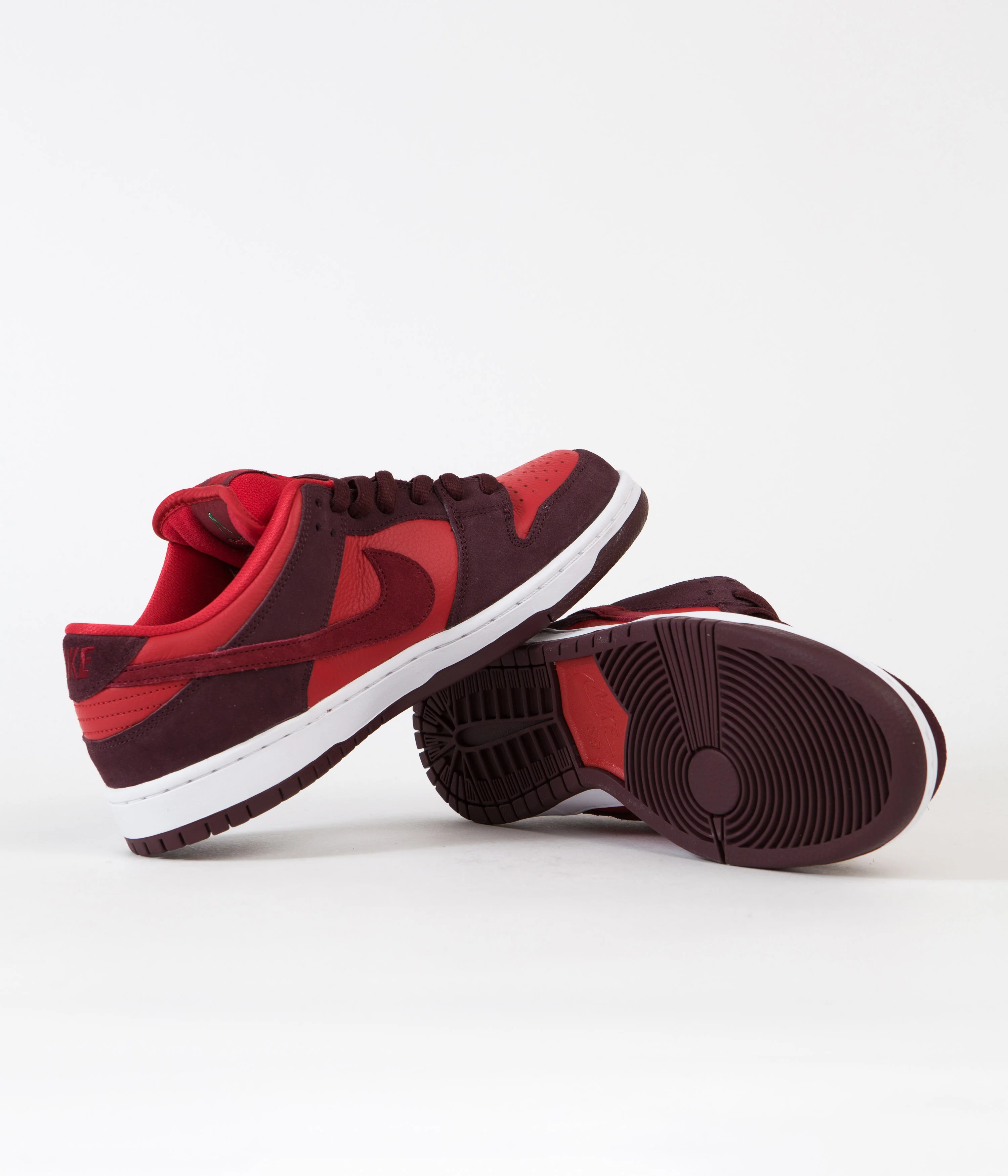 Nike SB Dunk Low Pro Cherry Shoes - Burgundy Crush / Team Red - University Red - Image 5