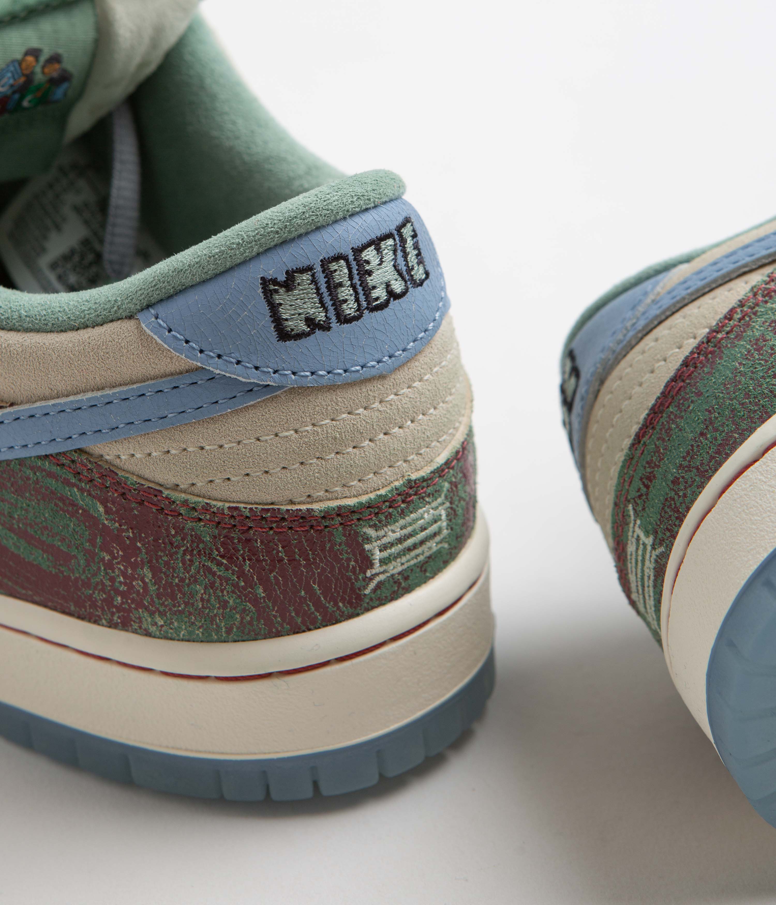 Nike SB x Crenshaw Skate Club Dunk Low Shoes - Sail / Light Blue - Cedar - Image 4