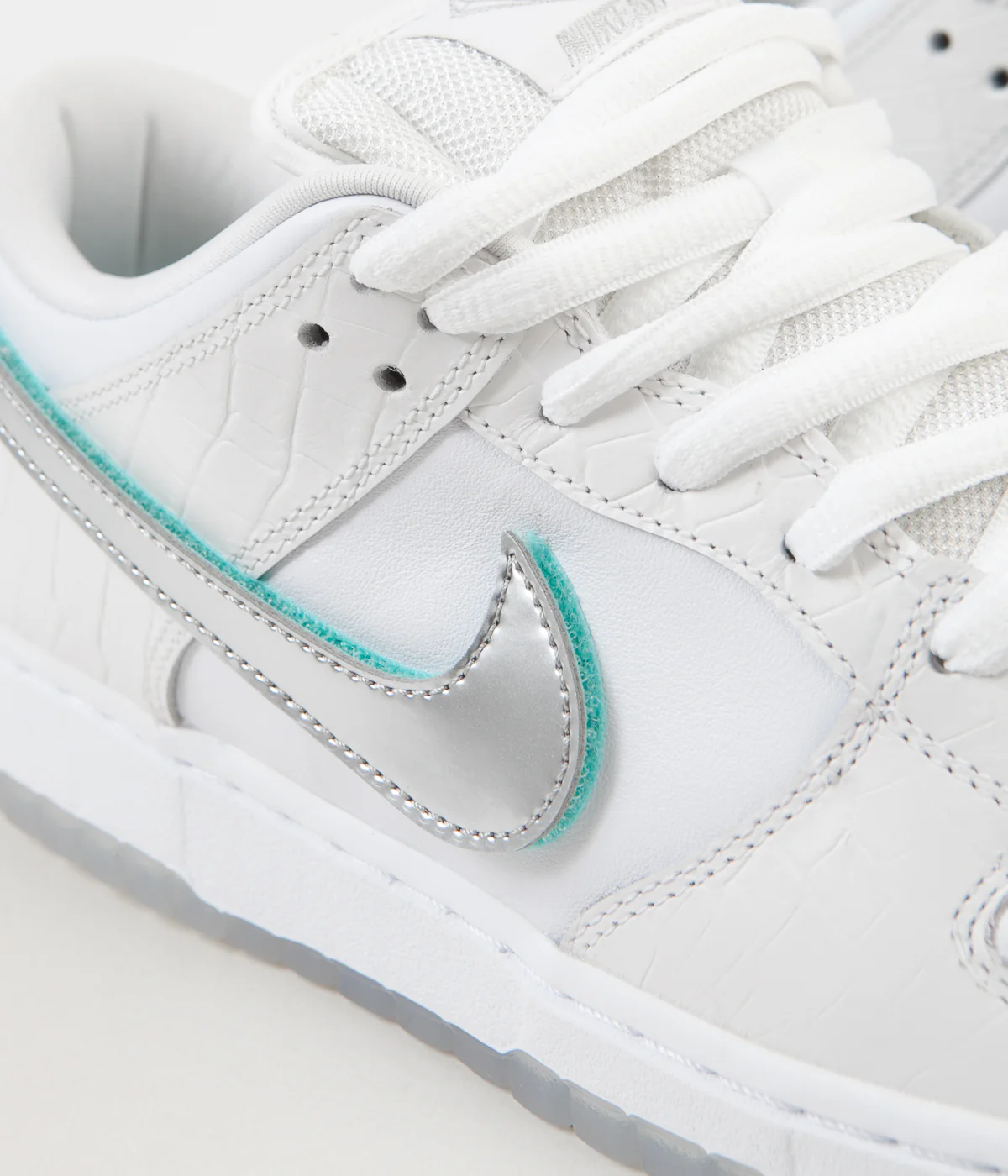 Nike SB x Diamond Dunk Low Pro OG Shoes - White / Chrome - White - Tropical Twist - Image 3
