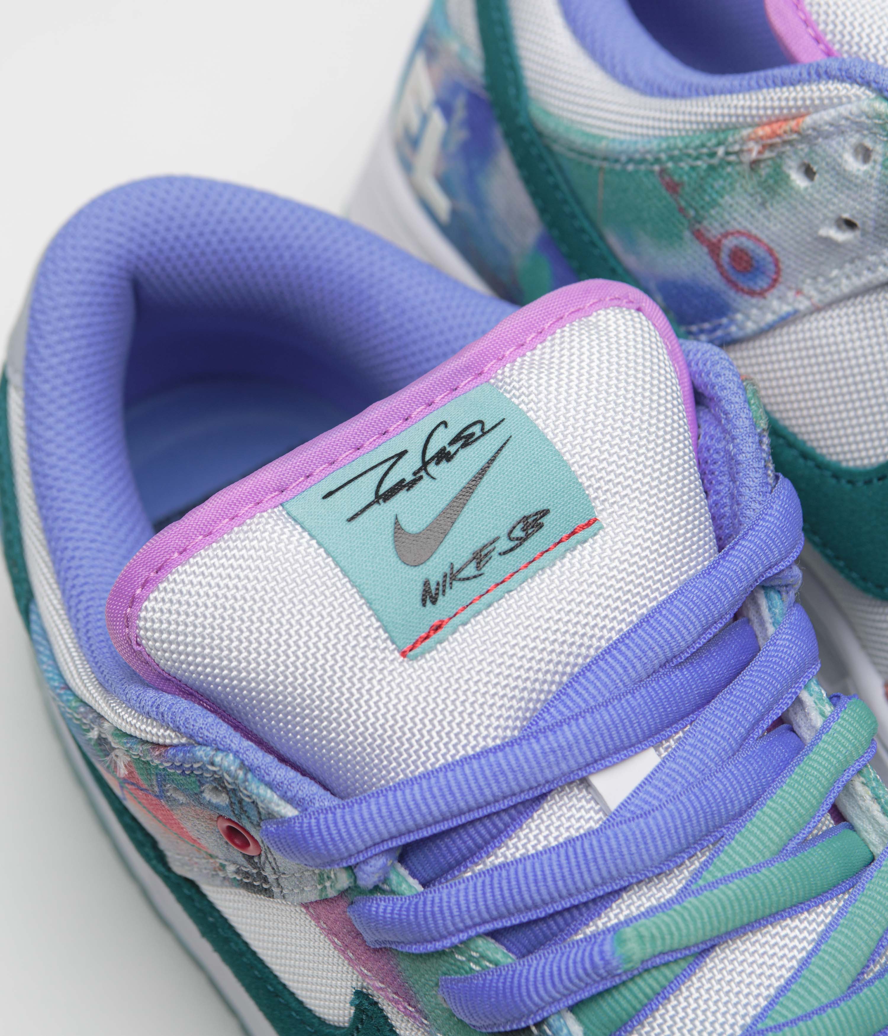 Nike SB x Futura Laboratories Dunk Low OG Shoes - Bleached Aqua / Geode Teal - White - Image 3