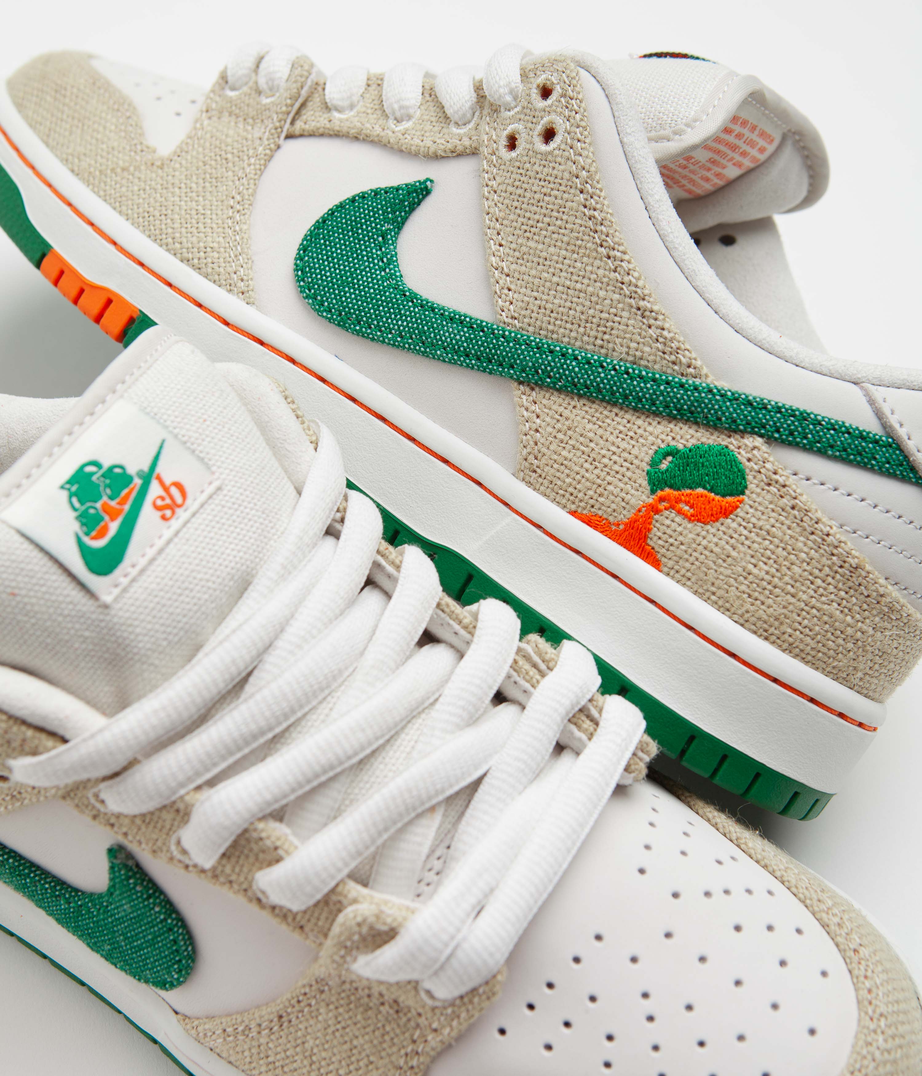 Nike SB x Jarritos Dunk Low Pro Shoes - Phantom / Safety Orange - Malachite - Image 3